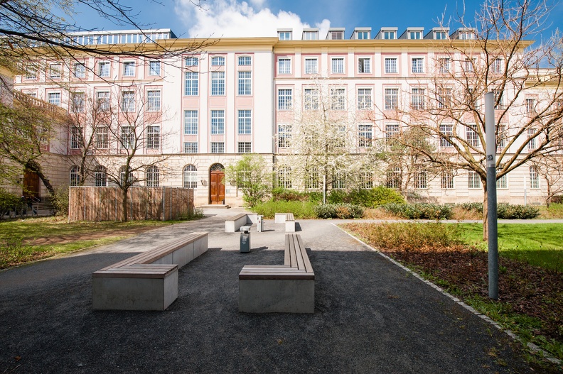 Ansichten des Seminargebäudes der HTW Dresden