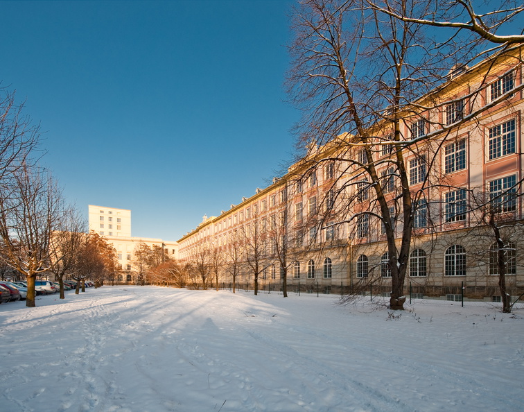 HTW Dresden - Campus Winteransichten des Seminargebäudes