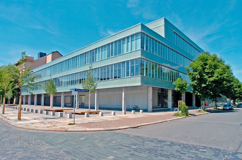 Das Laborgebäude für Naturwissenschaften der HTW Dresden (FH) am 30.05.04.