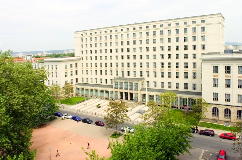 Das Zentrale Institutsgebäude der HTW Dresden (FH)