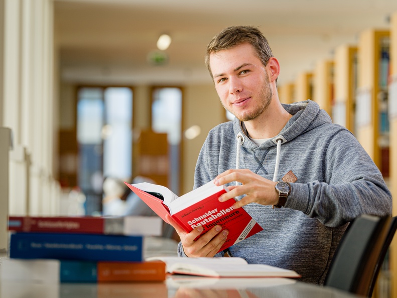 Portraits für das Studienhandbuch Bauingenieurwesen 2025 vom 09. - 26.07.24.