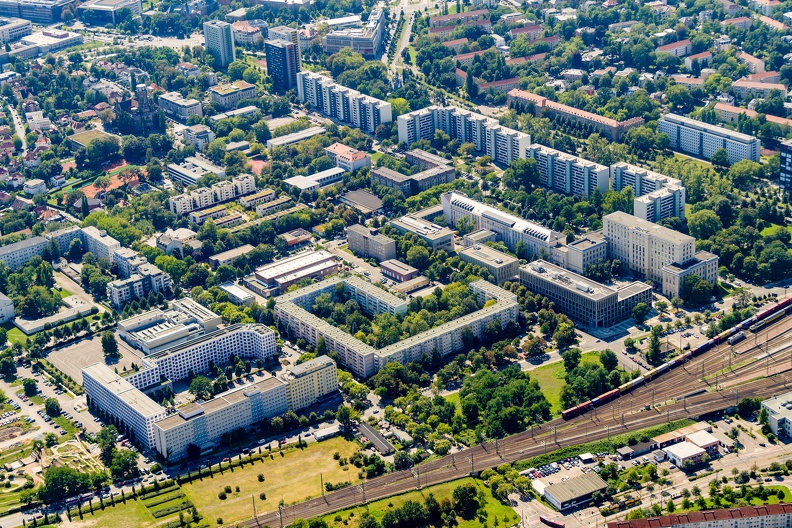 Luftaufnahmen des Campus der HTW Dresden am Friedrich-List-Platz am 13.08.24.