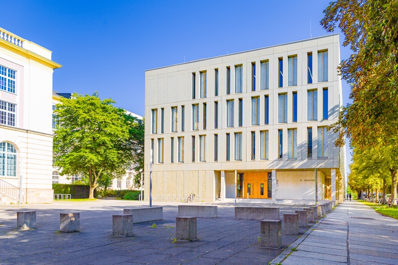 Ansichten des Bibliotheksgebäudes der HTW Dresden am 28./29.08.24.