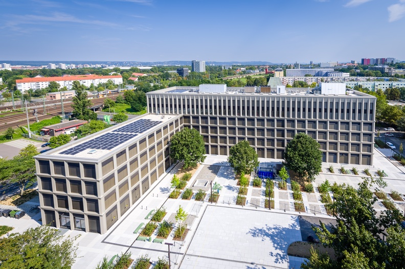 Ansichten des U-Gebäudes der HTW Dresden am 09., 28. und 29.08.24.